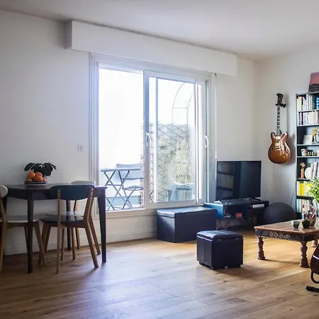 Appartamento Beautiful Flat Near Buttes Chaumont Parigi