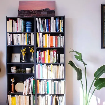 Beautiful Flat Near Buttes Chaumont Parigi